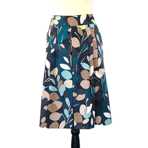 Ann Taylor Dresses & Skirts - Ann Taylor Factory Navy, Teal & Beige Leaf Patterned A-Line Skirt Size 14